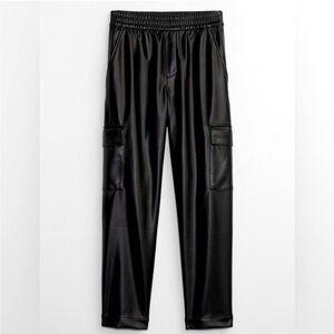 NWT Gap Mid Rise Easy Vegan-Leather Cargo Pants Black Size‎ Large